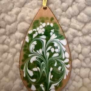 Green and White Teardrop Pendant